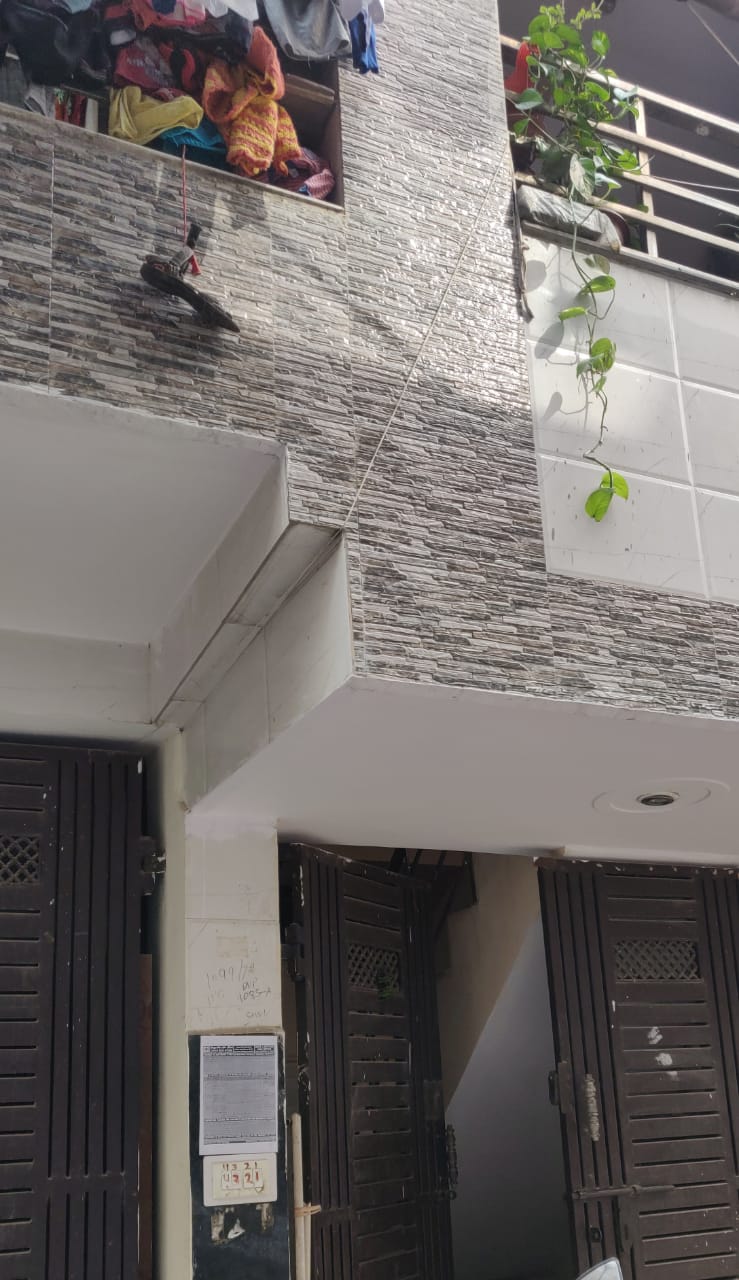 BUILDING MAIN GATE 